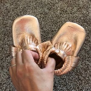 EUC Rose gold metallic freshly picked moccasins 4